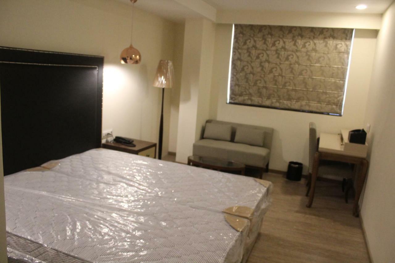 Hotel Oyo 25040 Victoria Kolkata